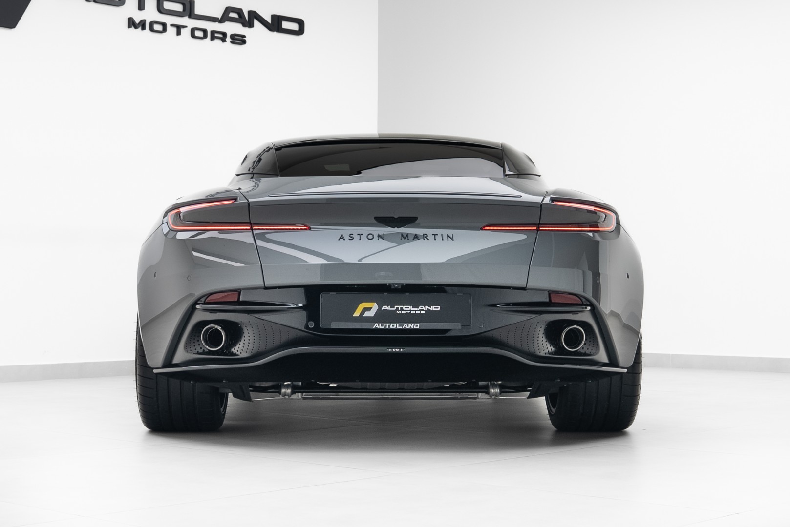 2026 ASTON MARTIN DB12